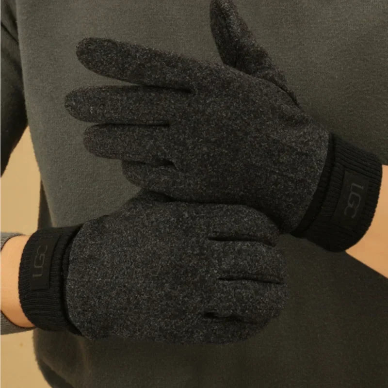 Plush-Lined Cashmere Blend Gloves with Touchscreen Fingertips